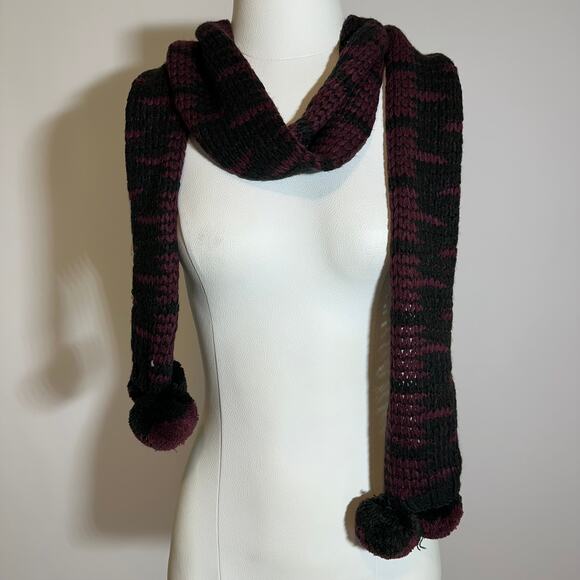 NWOT Libby Edelman Burgundy Black Long Knit Scarf & Beanie Set Pom Poms Winter - Picture 1 of 7